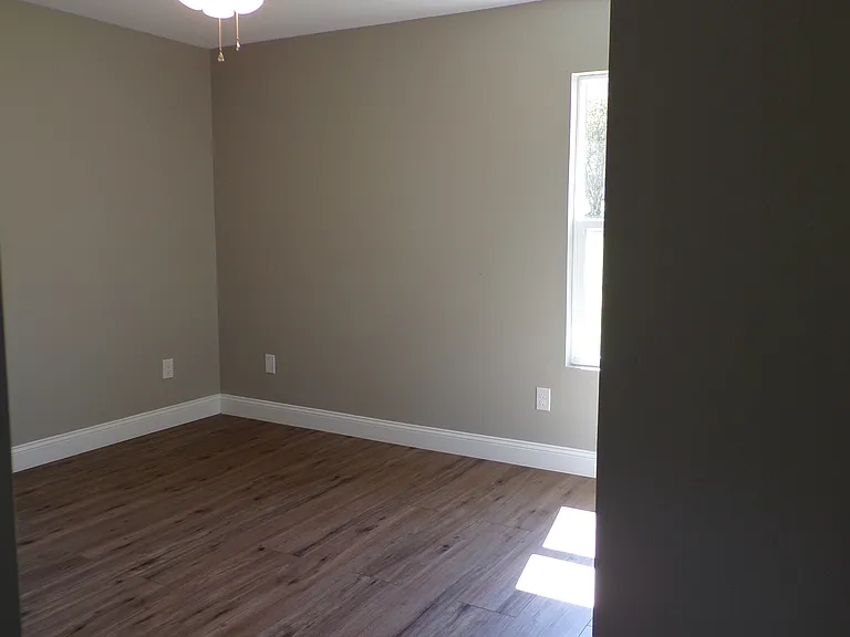 533 Anton St — Photo 11
