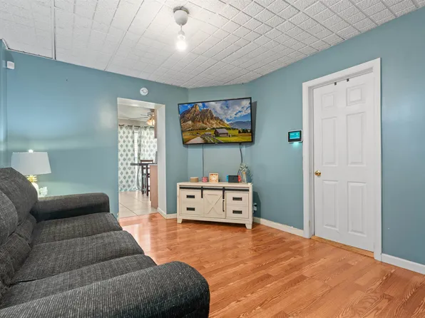 43 East 17th Street image 1 of 22