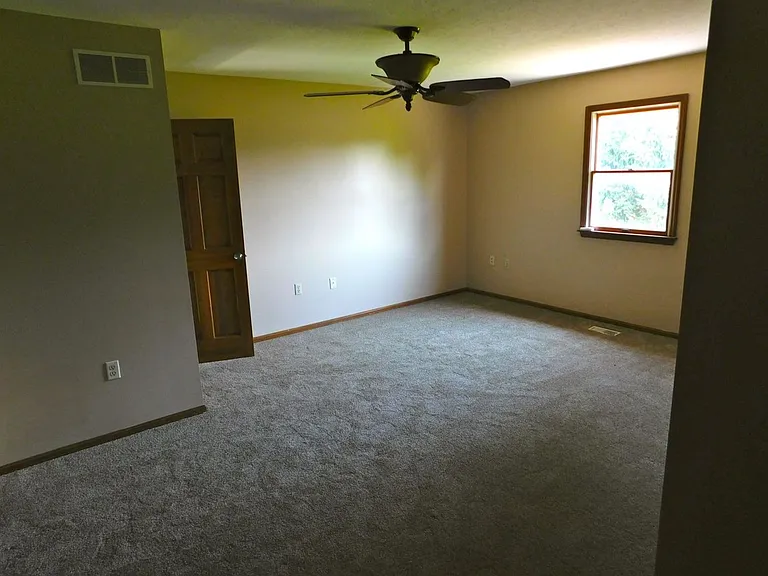 7608 Kyles Station Rd — Photo 54
