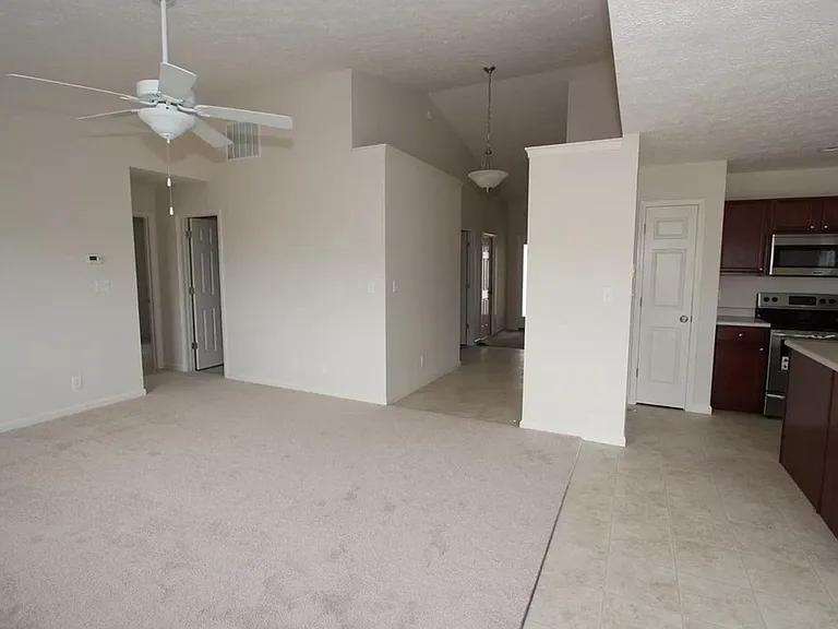 2425 Cushing Dr — Photo 6