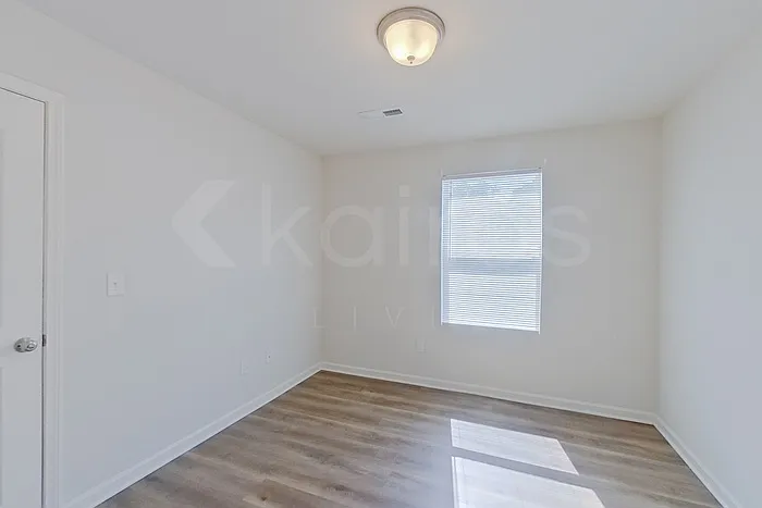 137 Shamrock Dr SW — Photo 16