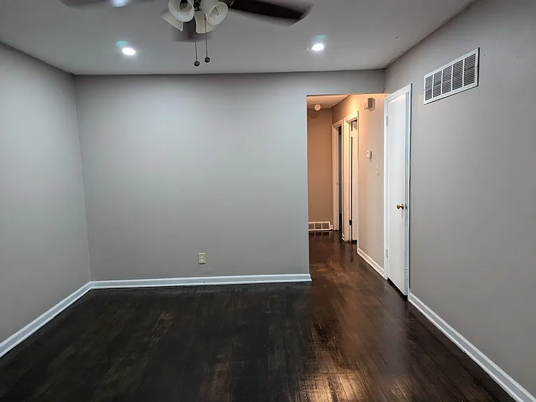 4300 Laurel Ave — Photo 3