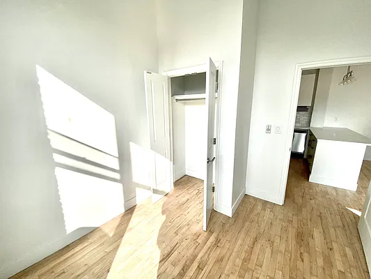 Rented by Modern Spaces | media 19