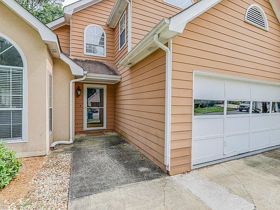 3rd image of 34 Prestwick Ct