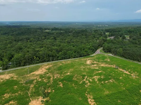 305 Thomas Springs Rd, Crossville, TN 38572