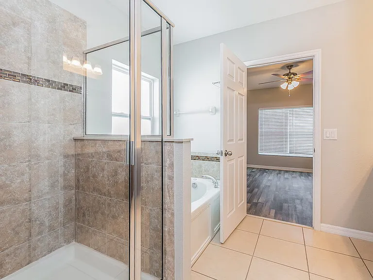 3722 Brambly Ave — Photo 12