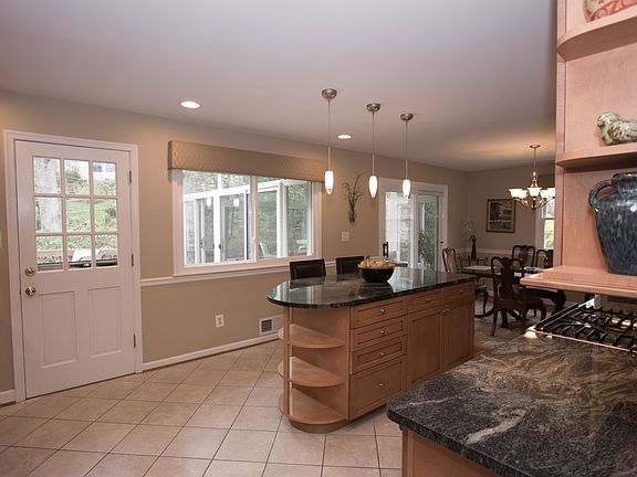 3rd image of 3328 Prince William Dr