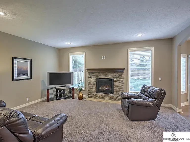 4318 S 198th St — Photo 8