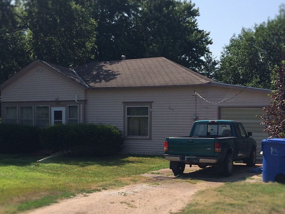 2nd image of 517 W 3rd St