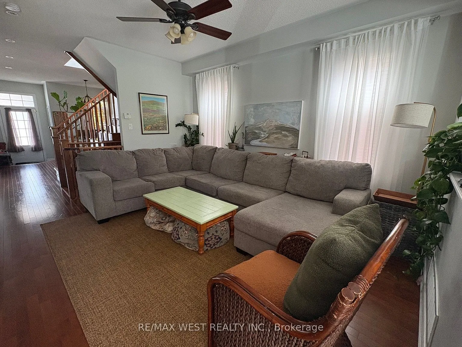 4 bed, $3,200 — Photo 2