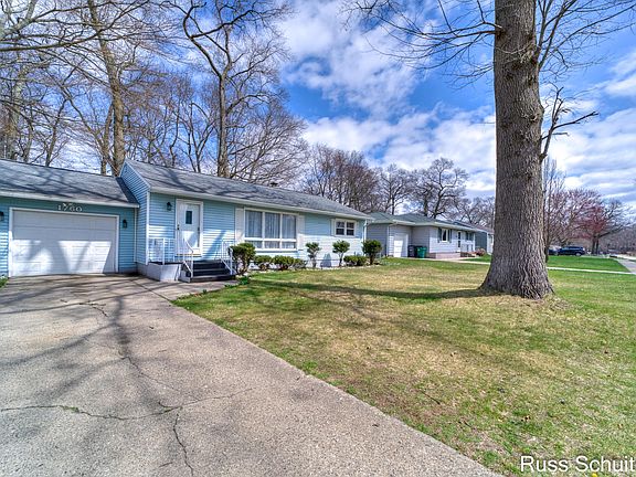 2nd image of 1760 Leif Ave
