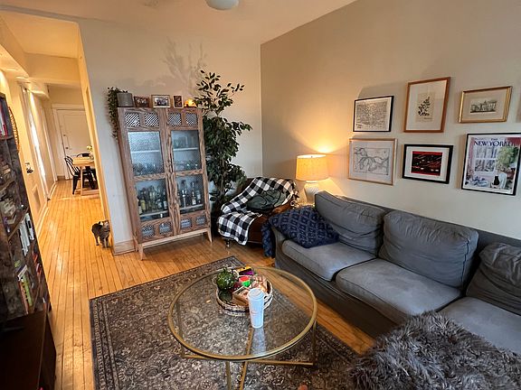 5th image of 3646 W Cornelia Ave APT 1F