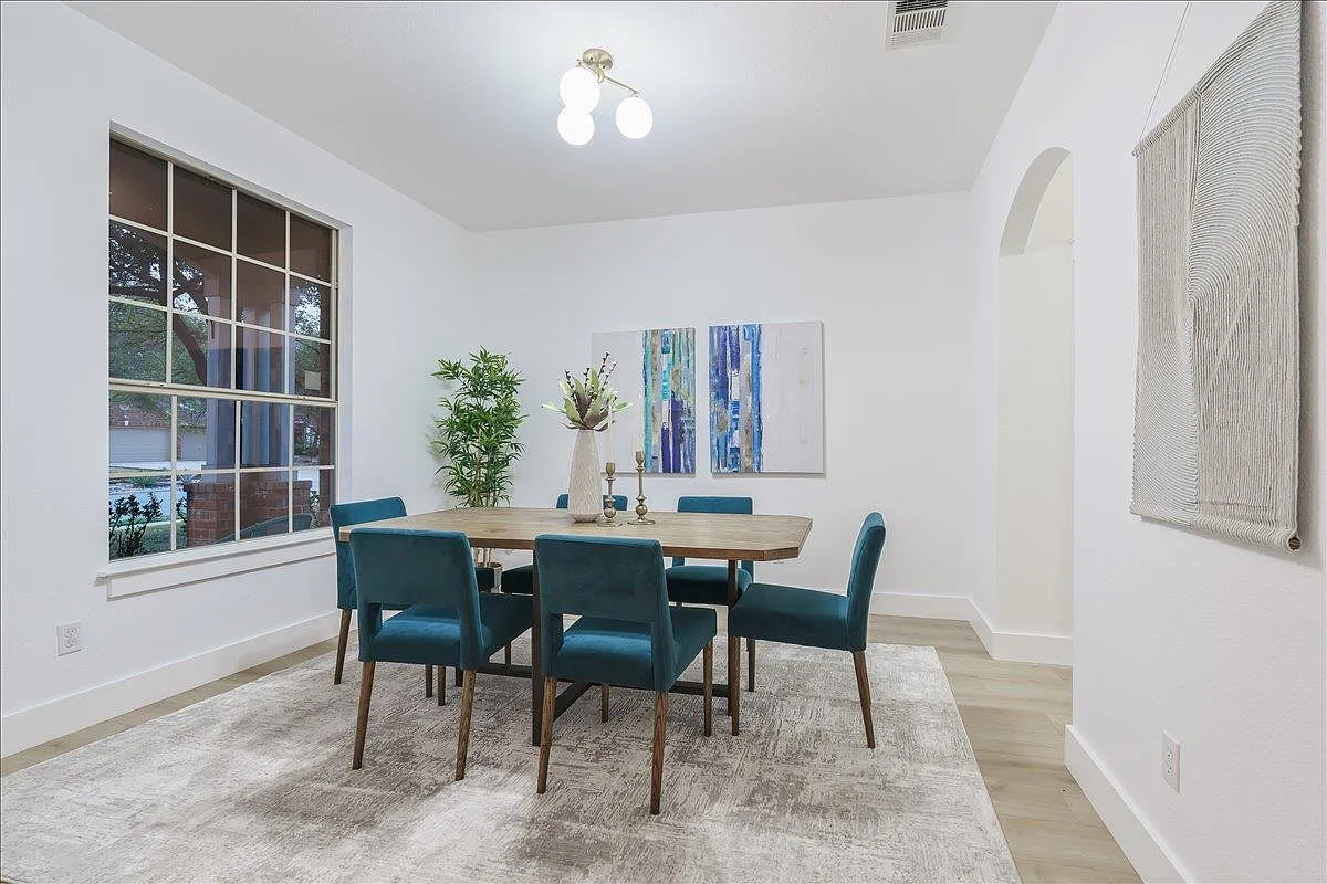 4 bed, 2.5 bath, 2681 sqft, $2,750 — Photo 3