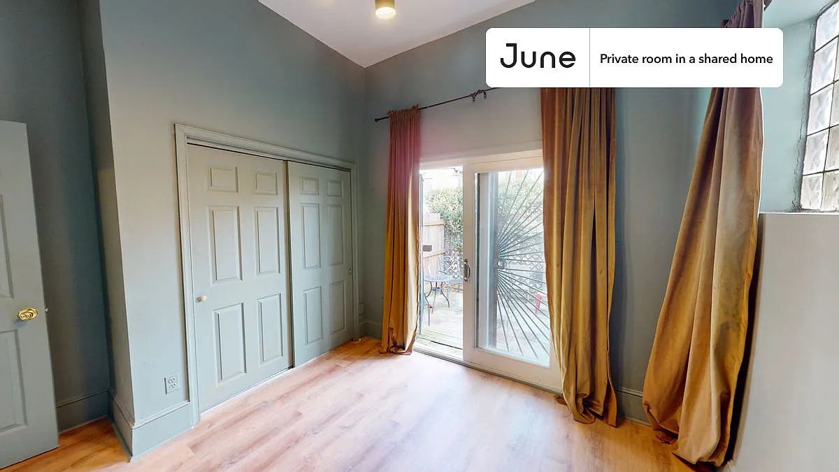 Building Photo - 1227 Harvard St NW #E