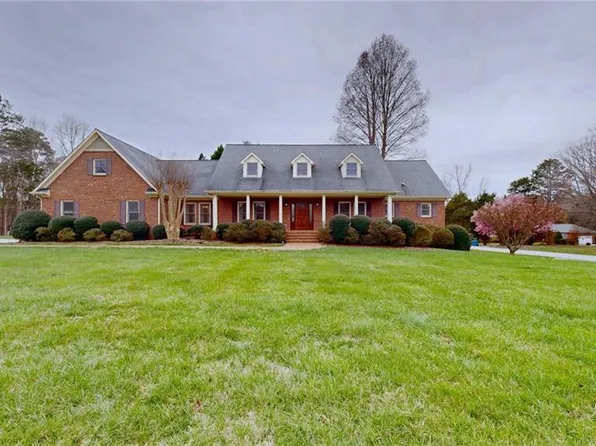 8915 Cedar Spring Dr, Colfax, NC 27235