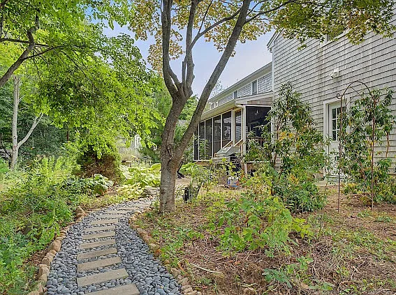 6 Windsor Rd
