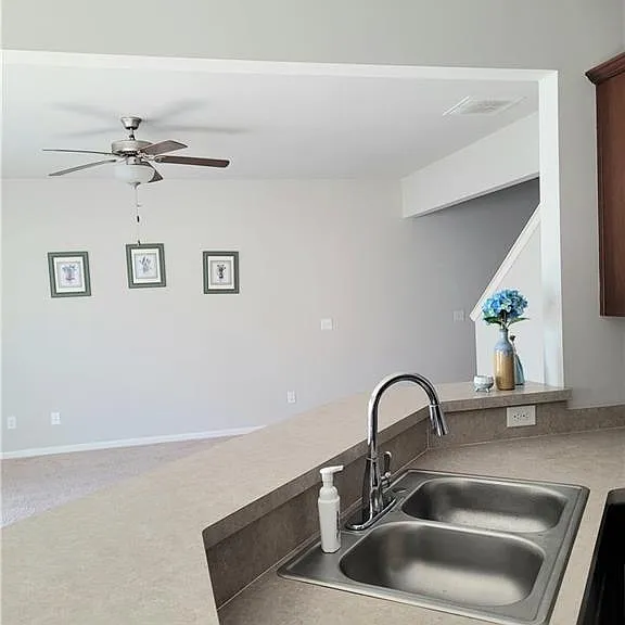 76 Greenfield Dr — Photo 5