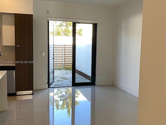 4th image of 10602 SW 118th Ave #10602