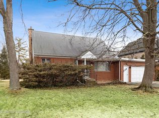 950 Burton Ter, Glenview, IL 60025