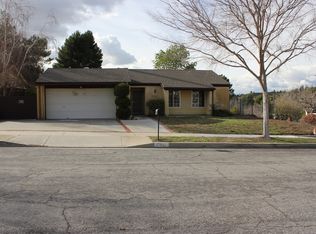 27841 Meadowcreek Rd, Santa Clarita, CA 91351