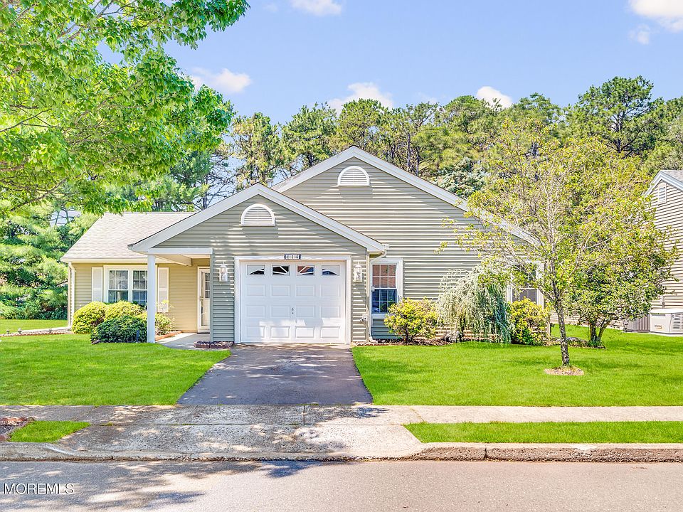 1st image of 14 Sheffield Drive