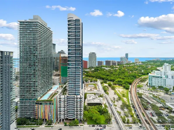 79 SW 12th St #Penthouse 3804, Miami, FL 33130