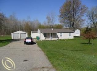 3251 Giddings Rd, Auburn Hills, MI 48326