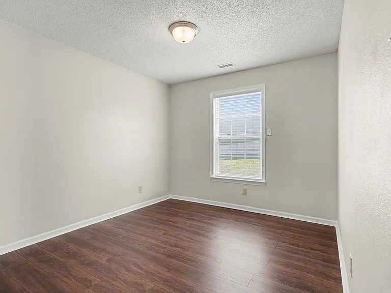836 Chastain Ave — Photo 15