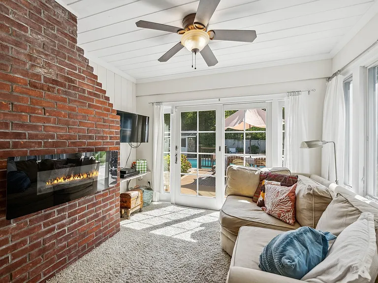 7 Linda Ln — Photo 17