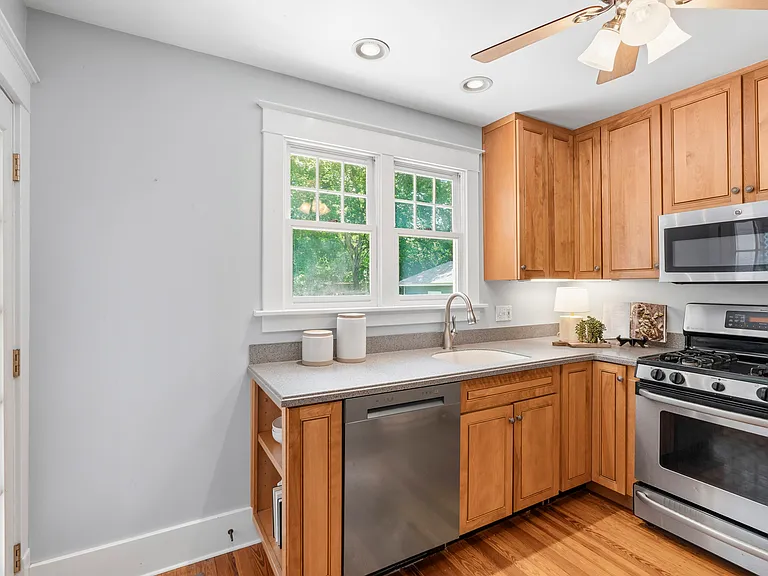 3669 Stettinius Ave — Photo 15