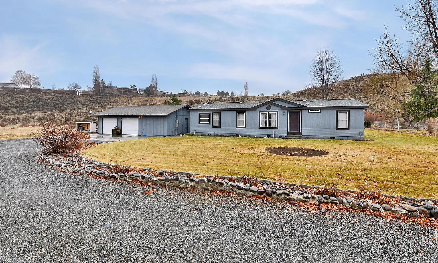 1251 Stone Rd photo 1