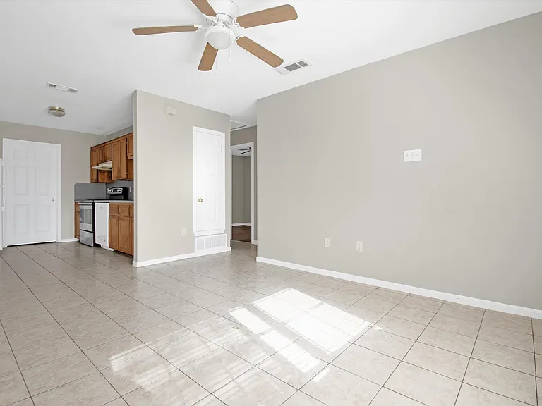 907 North Dr #B — Photo 9