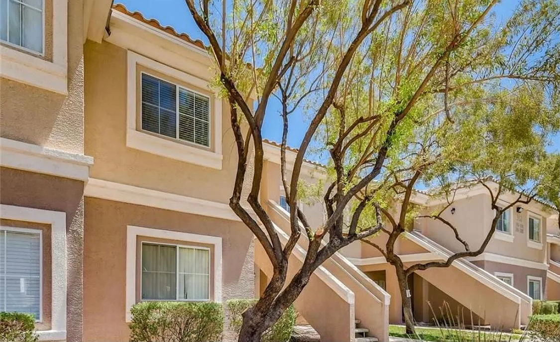 Amber Pine St, Las Vegas — Photo 3