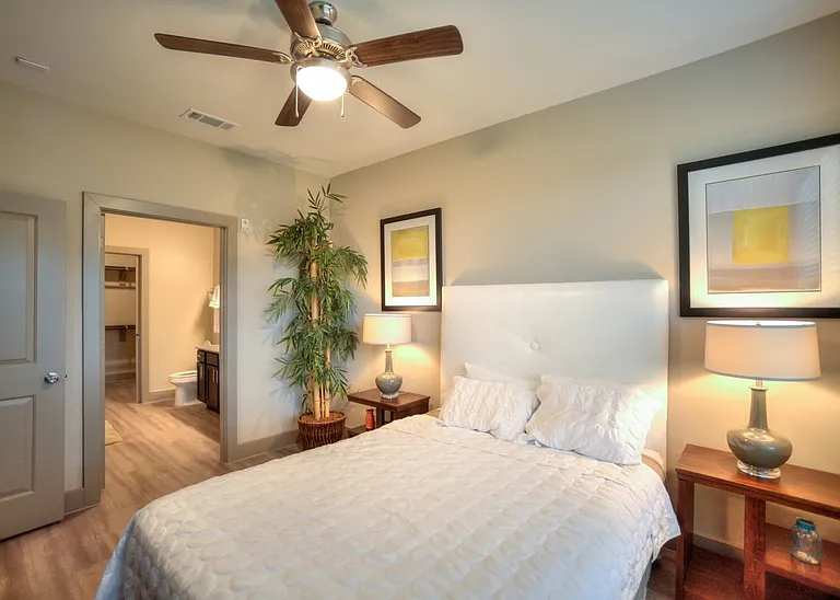 Oaks at Wayside Apartments — Photo 30