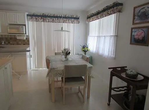 1090 Ewson St #1A — Photo 7