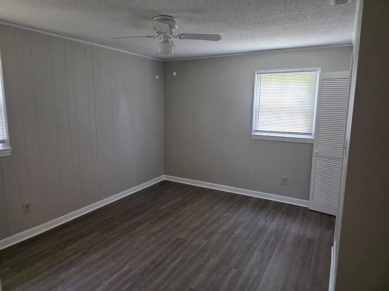 1300 Liberty Dr — Photo 9