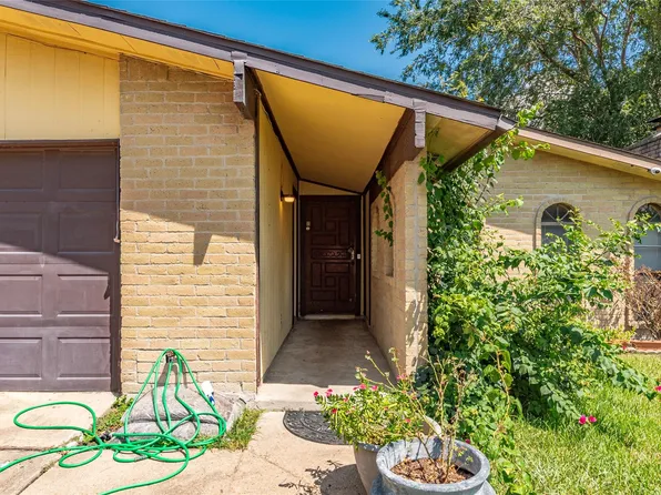 15410 Empanada Dr, Houston, TX 77083