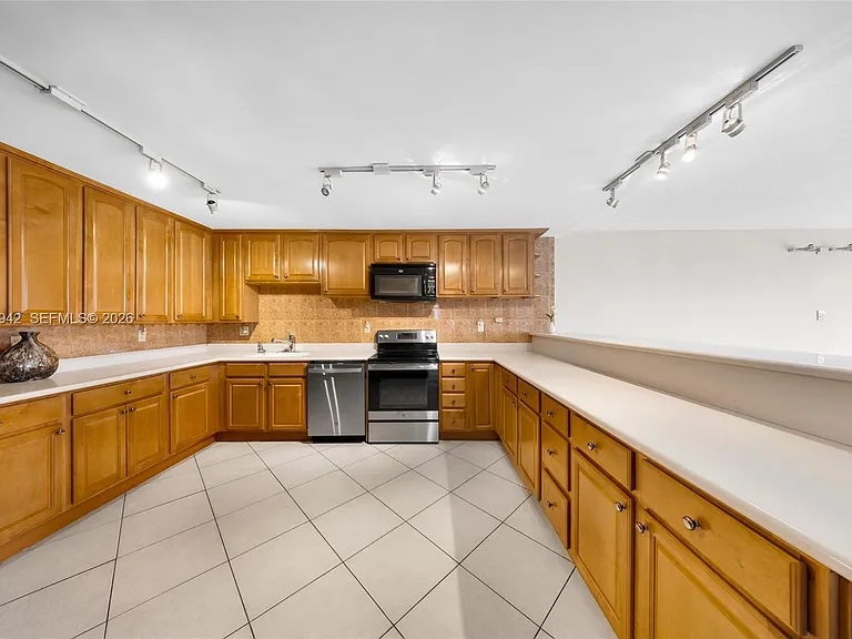 600 Three Islands Blvd #212 — Photo 4