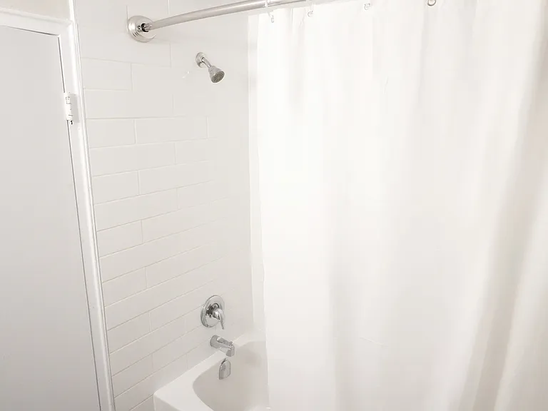 131 Raymond St — Photo 12