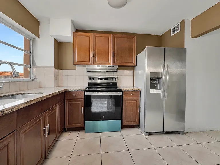 2201 NW 41st Ave #407 — Photo 10