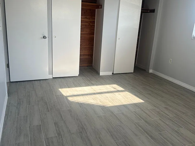 5550 Saren Dr — Photo 8