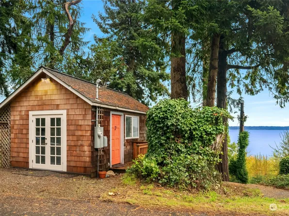 202 XX 77th Place SW, Vashon, WA 98070