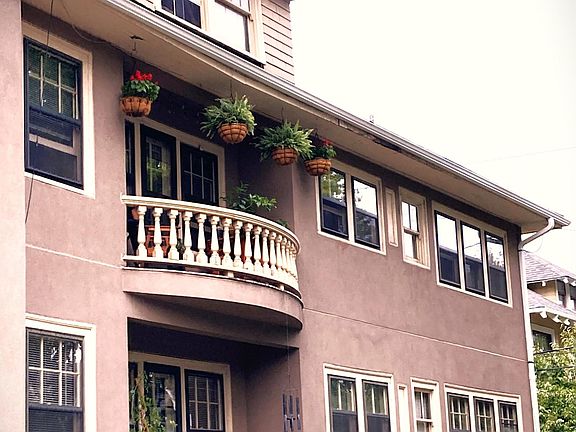 UPPER BALCONY FOR THIS APARTMENT