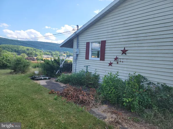 21 Trailer Rd, Ringtown, PA 17967