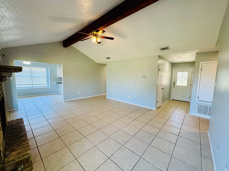 214 Portsmouth Dr — Photo 13