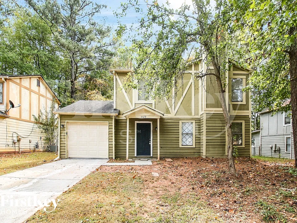 5479 Farmview Close