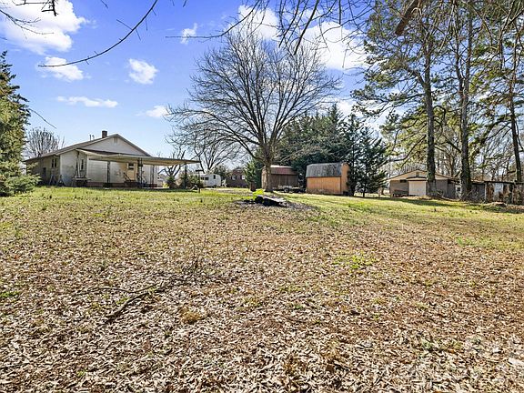 5th image of 1315 Lithia Springs Rd