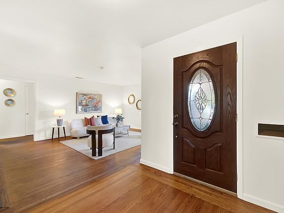 4th image of 2811 Cypress Street