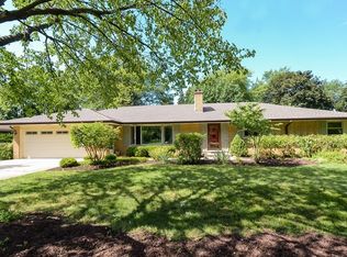29 E Stonegate Dr, Prospect Heights, IL 60070