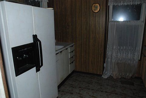 3rd image of 8215 Woodbine Ave